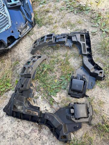 Кронштейн бампера заднього, правий 31663176 VOLVO