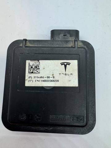Блок управління системою відкривання воріт гаража 111498400B TESLA