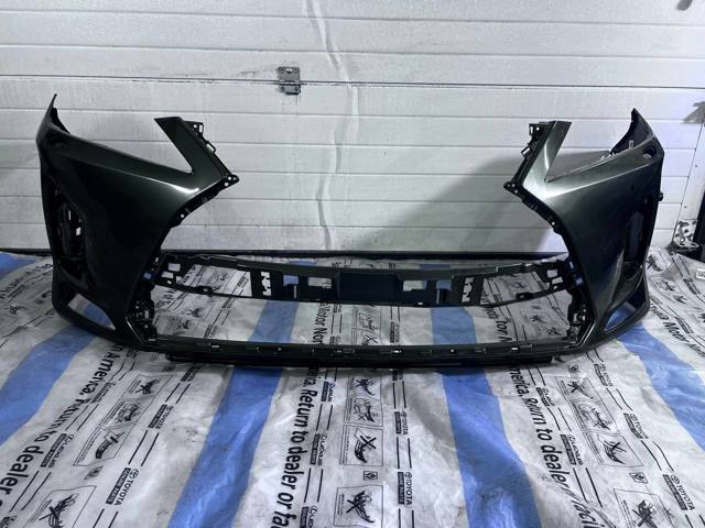 Бампер на авто 5211948590 TOYOTA