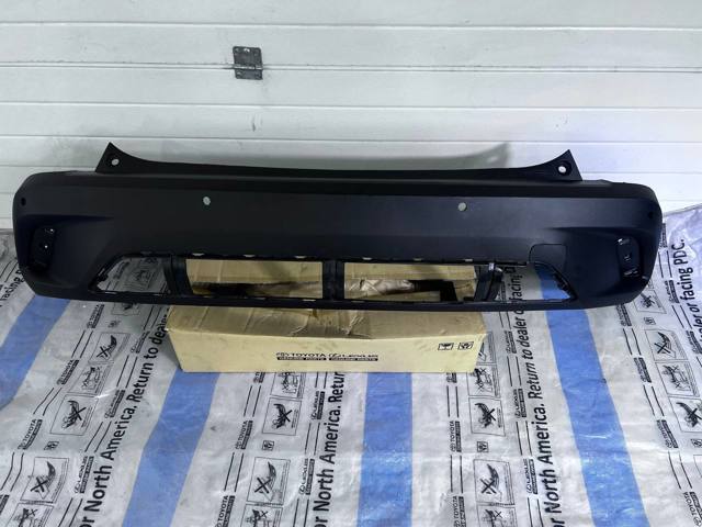 Кожух бампера заднього 5215916570 TOYOTA