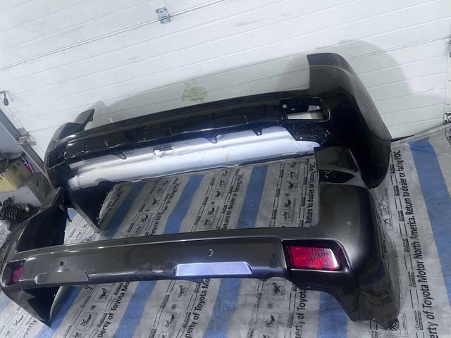 Бампер задній 521596088 TOYOTA