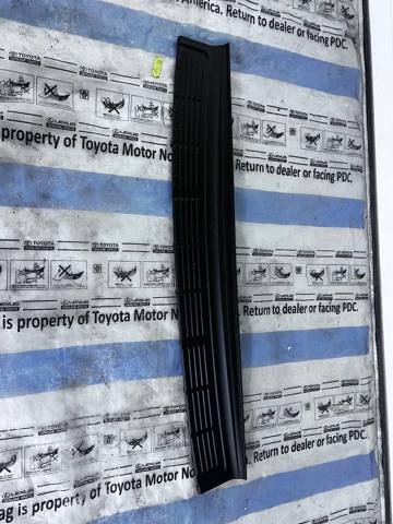 Накладка бампера заднього, верхня захисна 5216260040 TOYOTA