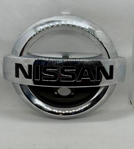 Фірмовий значок решітки радіатора 628904BA0A NISSAN