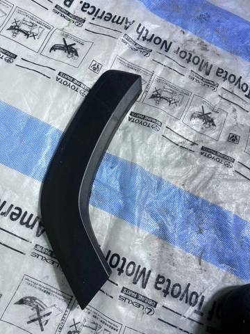 Розширювач/накладка арки заднього крила, правий 7506142010 TOYOTA