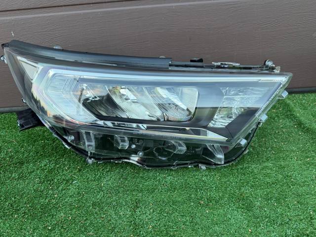 Права блок фара 811100R162 TOYOTA