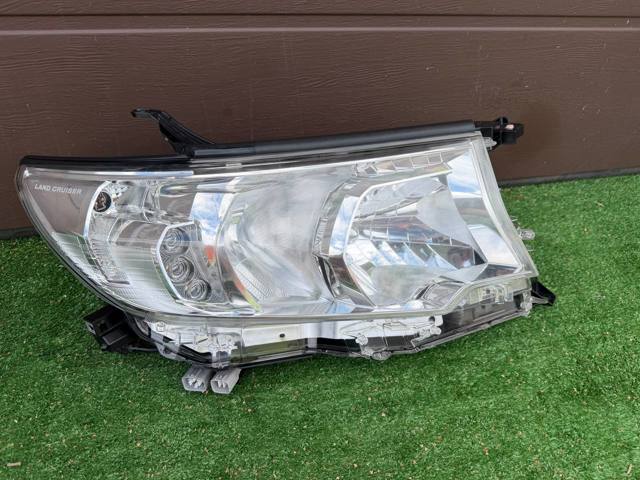 Фара основна права 8113060N10 TOYOTA