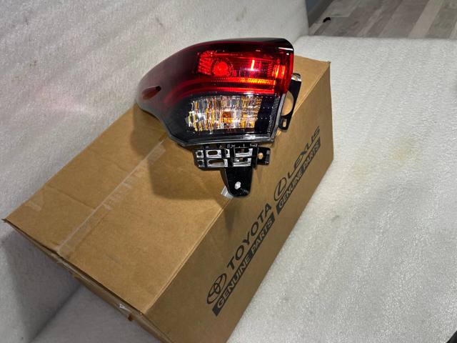 815600E370 Toyota