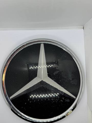 Кронштейн емблеми решітки радіатора A0008880011 MERCEDES