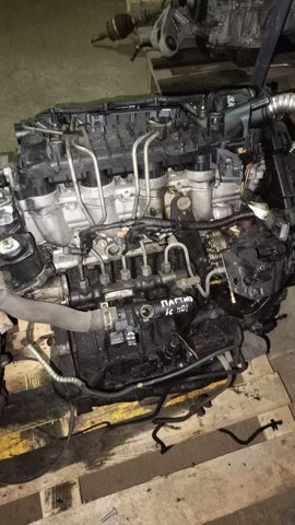Головка блоку циліндрів 9655911480 PEUGEOT