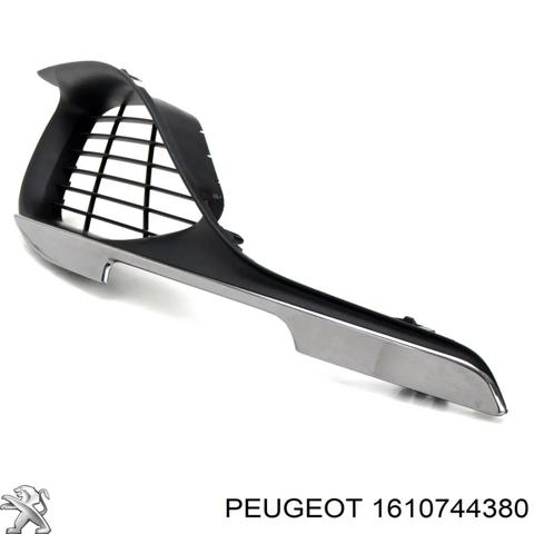Решітка переднього бампера, права 1610744380 PEUGEOT