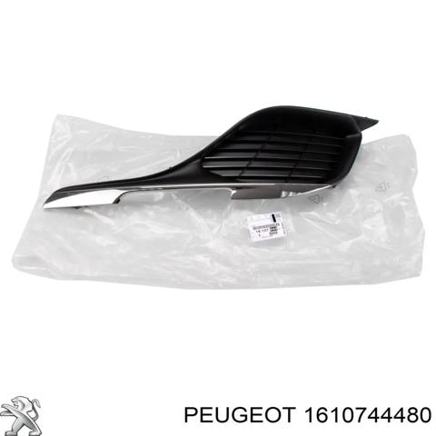 Решітка переднього бампера, ліва 1610744480 PEUGEOT