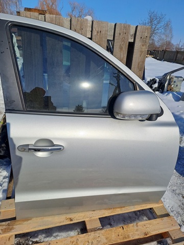 Дверка передня права 760042B030 HYUNDAI