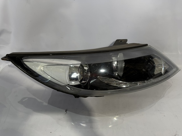 Фара правая 921023U270 HYUNDAI
