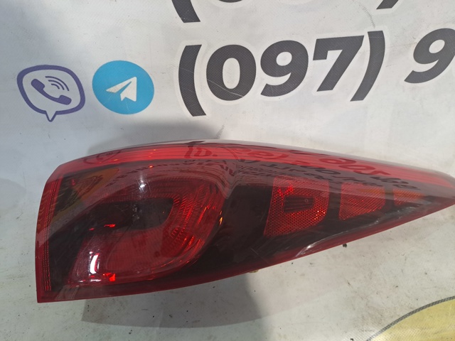 Задній правий зовнішній ліхтар 92402F1000 HYUNDAI