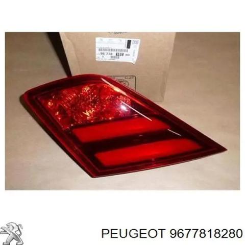 Стоп задній 9677818280 PEUGEOT
