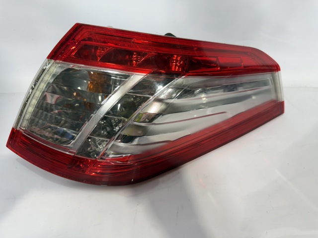 Задній правий зовнішній ліхтар 9686779680 PEUGEOT