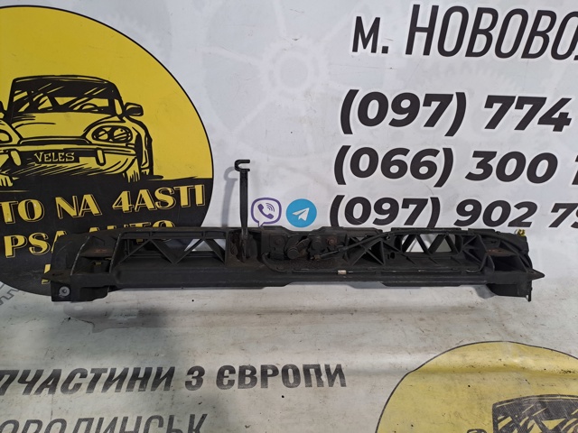 Рамка радіатора верхня 9807148180 PEUGEOT