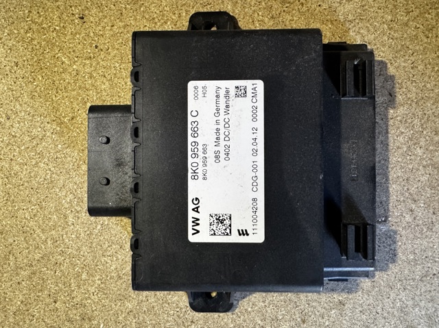 Стабілізатор напруги 8K0959663C VAG