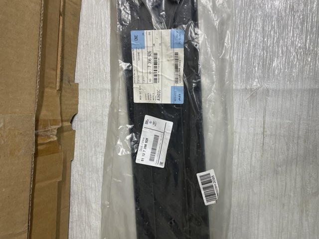 Кронштейн переднього номерного знака 51137396926 BMW