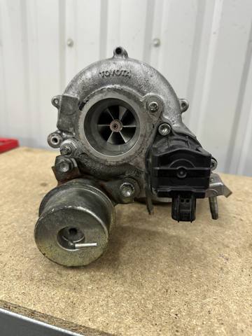 Турбокомпресор 1720136010 TOYOTA