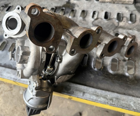 Турбокомпресор 03L253016F VAG
