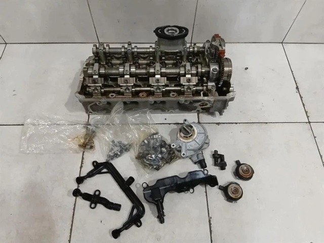 Головка двигуна 11121544163 BMW