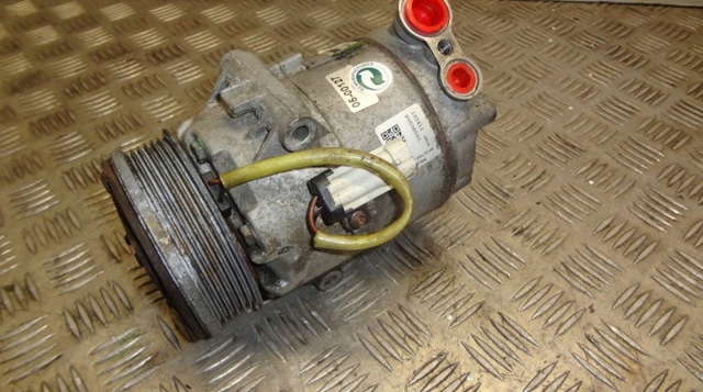 Компресор холодоагенту 13322148 OPEL