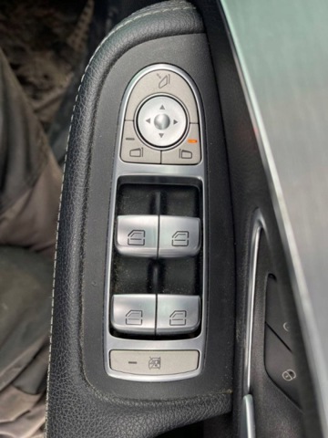 Кнопковий блок керування склопідіймачами передній лівий 2229056800 MERCEDES