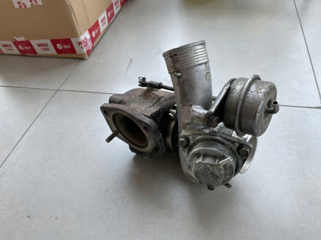 Турбонаддув 30650634 VOLVO