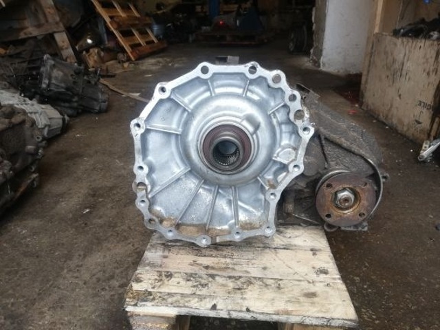 Раздатка (коробка роздавальна) 33100EA30A NISSAN