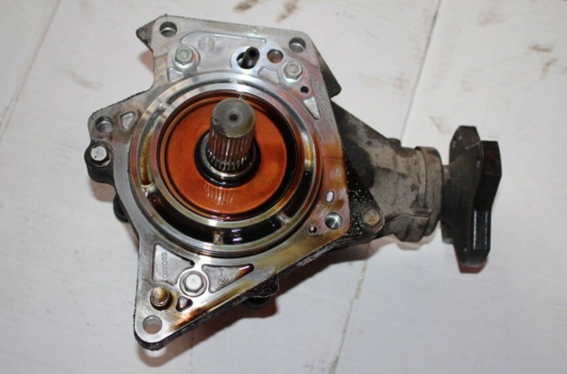 Роздавальна коробка 33100JD600 NISSAN