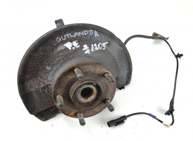 Цапфа поворотна права 3870A008 MITSUBISHI