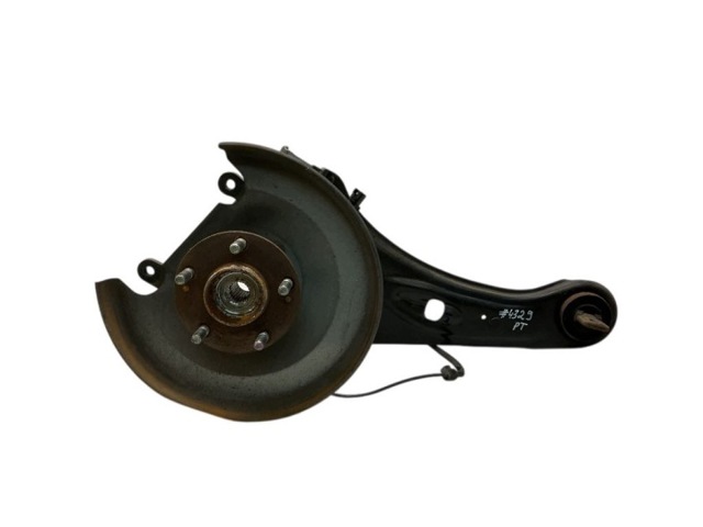 Цапфа поворотна права 4125A080 MITSUBISHI