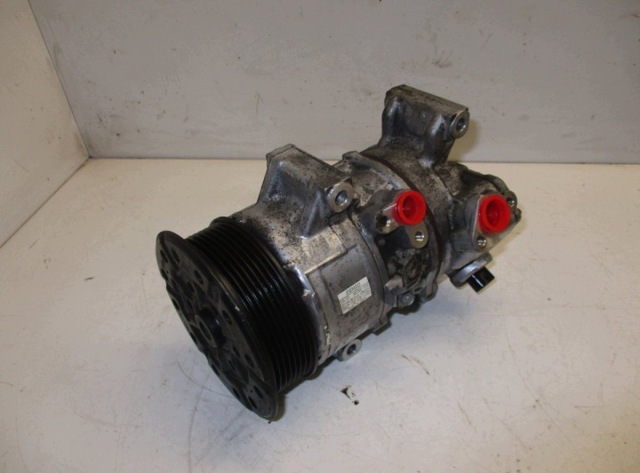 Компресор кондиціонера 4472601258 TOYOTA