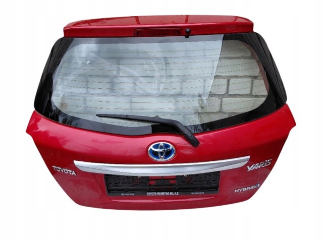 Двері багажника 670050D111 TOYOTA