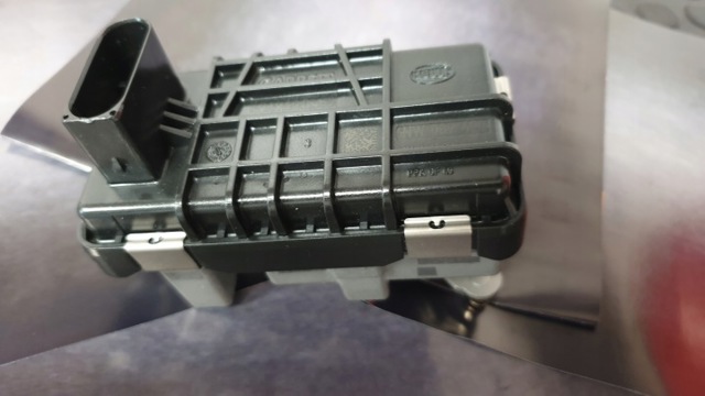 Клапан управління турбіною 6NW009550 GARRETT