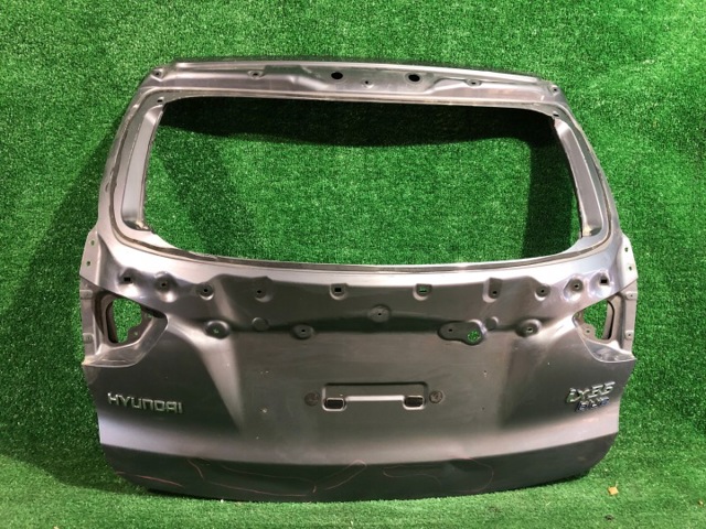 Задні двері багажника 737002S030 HYUNDAI