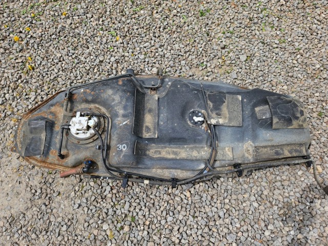 Бензобак Toyota RAV4 4