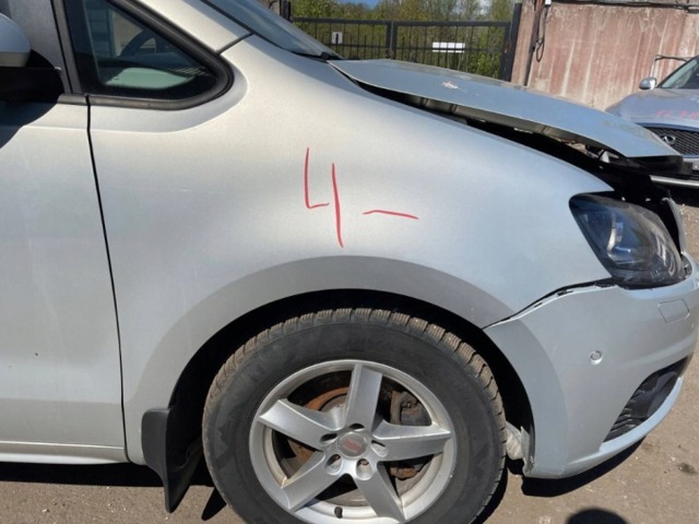Переднє праве крило 7N0821022A VAG