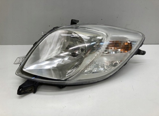 Фара комбінована, передня 811100D120 TOYOTA