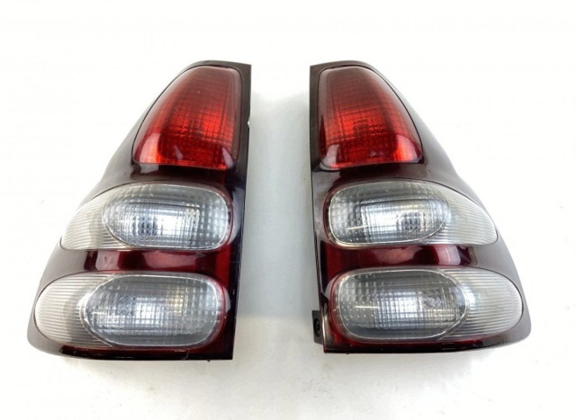 Задні ліхтарі 8155160710 TOYOTA