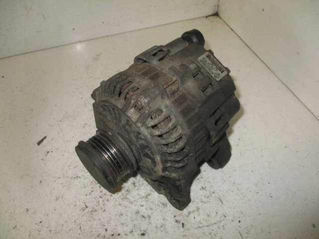 Генератор автомобільний 8200373636 RENAULT