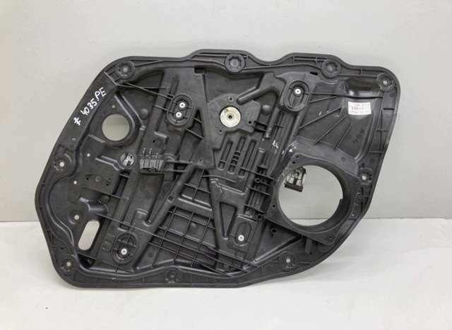 824812T010 Hyundai/Kia