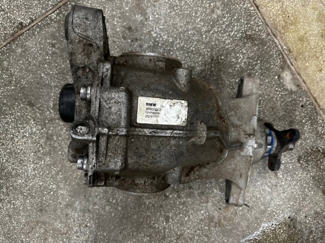 Міст середній в зборі 8686203 BMW