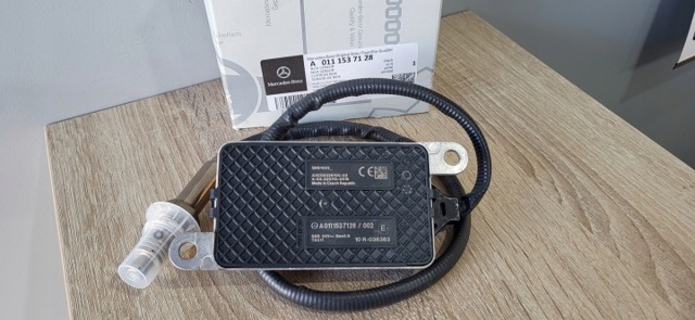 Датчик оксидів азоту NOX A0111537128 MERCEDES