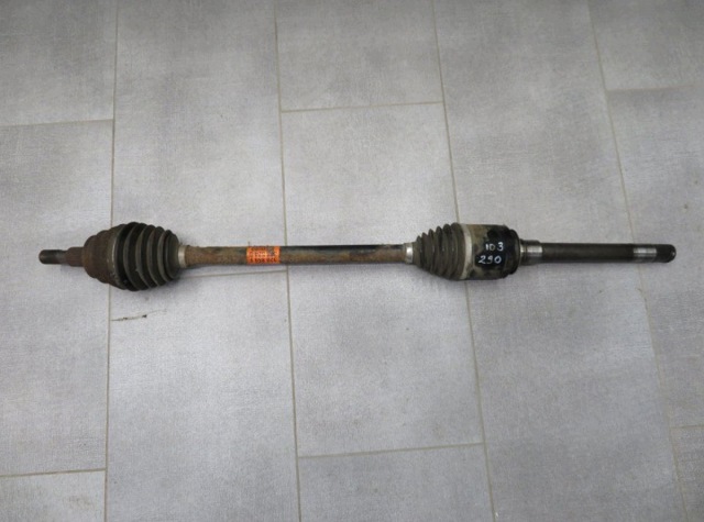 Привід правий A1643302401 MERCEDES