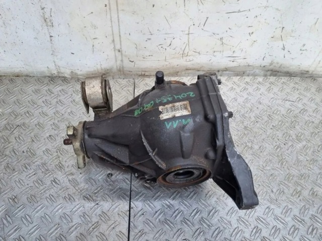 Кришка редуктора заднього A2043510408 MERCEDES