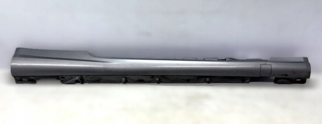 Накладка зовнішня (молдинг) порога, правий A2076981354 MERCEDES
