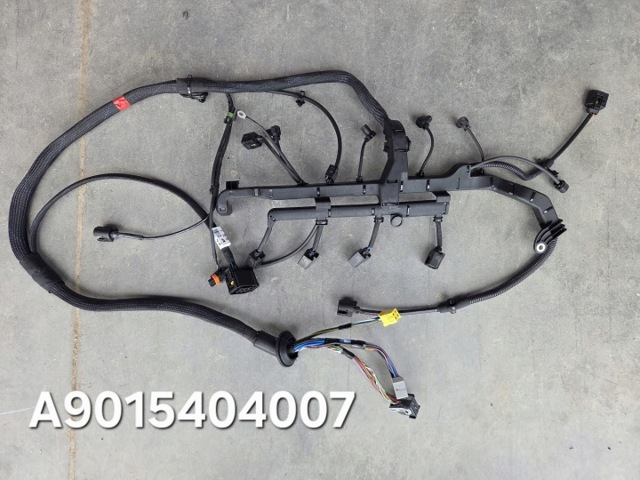 Електропроводка моторного віддсіка A9015404007 MERCEDES