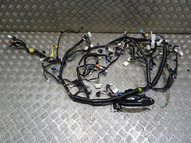 KR7P67030 Mazda
